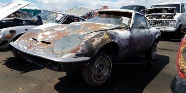 На свалке нашли заряженный Opel GT