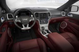 Самый мощный и быстрый Jeep Grand Cherokee приехал в Россию