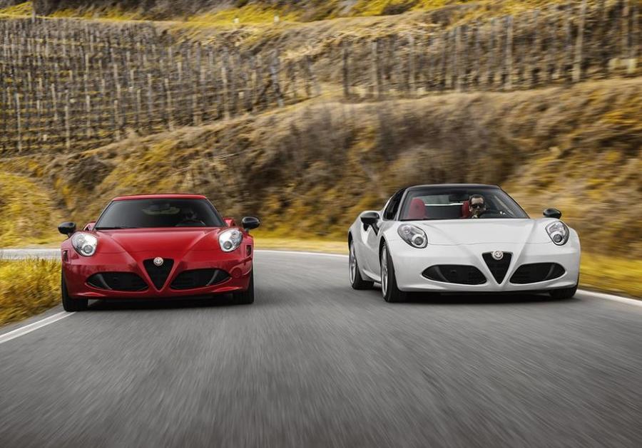 Компания Alfa Romeo отказалась от купе 4C
