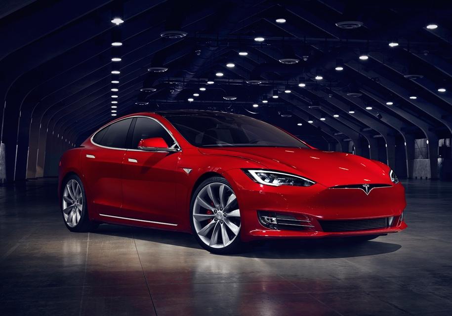 Президент европейского Ford потроллил Илона Маска