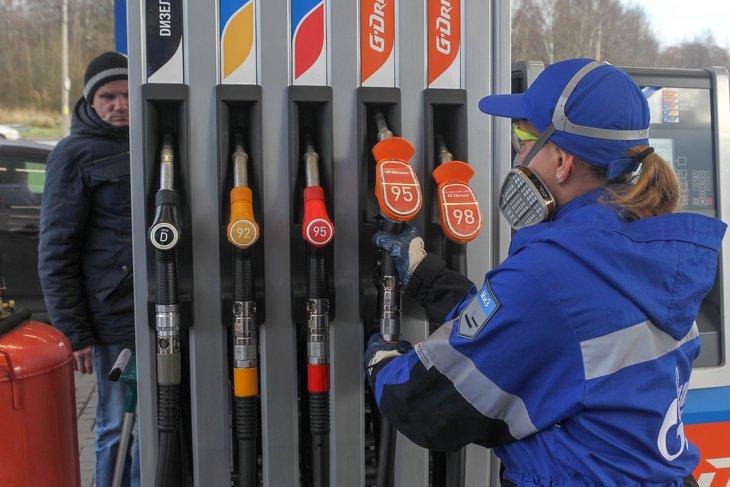 Федерация автовладельцев России: около 76% АЗС недоливают топливо
