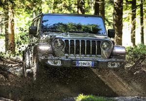 Jeep добавил новому Wrangler дизель