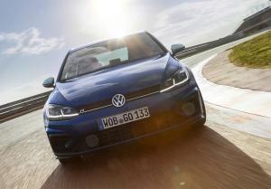 Volkswagen сделает Golf R слабее на 10 лошадиных сил