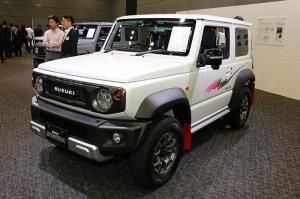 Новый Suzuki Jimny Sierra в заводском тюнинге