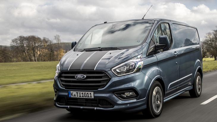 Ford Transit — самая популярная модель легковых коммерческих авто в России