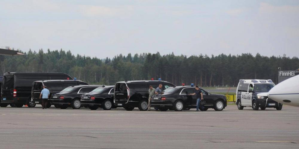 Новый лимузин Владимира Путина привезли в Финляндию