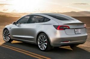 Экс-технолог Tesla обвинил компанию в обмане инвесторов