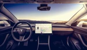 Экс-технолог Tesla обвинил компанию в обмане инвесторов