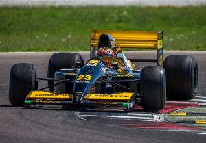 Lamborghini впервые за 26 лет вернула на трек болид Формулы-1 Minardi