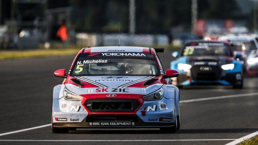 Норберт Мичелис победил в третьей гонке WTCR в Словакии