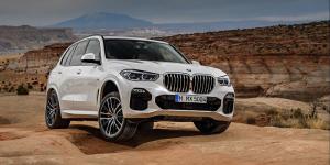 BMW назвала российские цены на новый X5