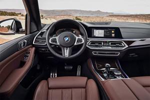 BMW назвала российские цены на новый X5