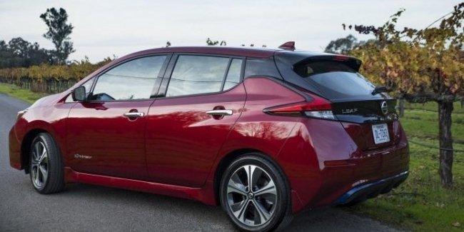 Топовый Nissan Leaf получит модернизированный электромотор
