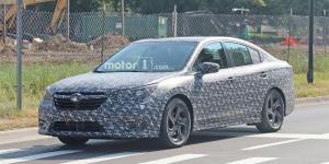 Новое поколение седана Subaru Legacy заметили на тестах