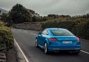 Обновленное спорткупе Audi TTS: первые фотографии
