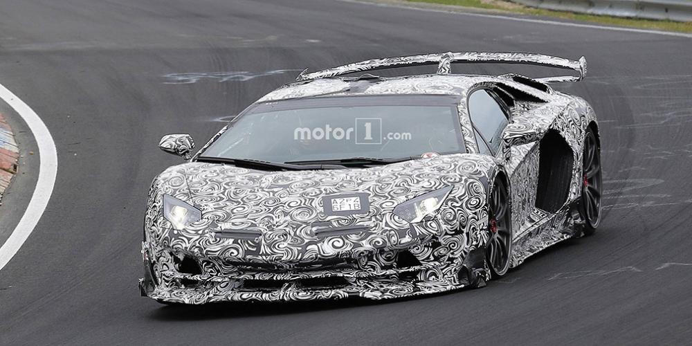 Сверхмощный Lamborghini Aventador SVJ показали на видео
