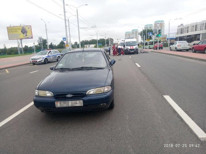 В Минске Ford сбил ехавшего по переходу 18-летнего велосипедиста