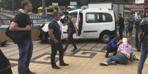 В Киеве авто влетело в людей на тротуаре: появились первые фото с места смертельного ДТП
