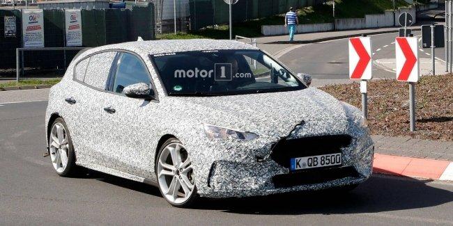 Заряженный Ford Focus четвертого поколения засекли на тестах