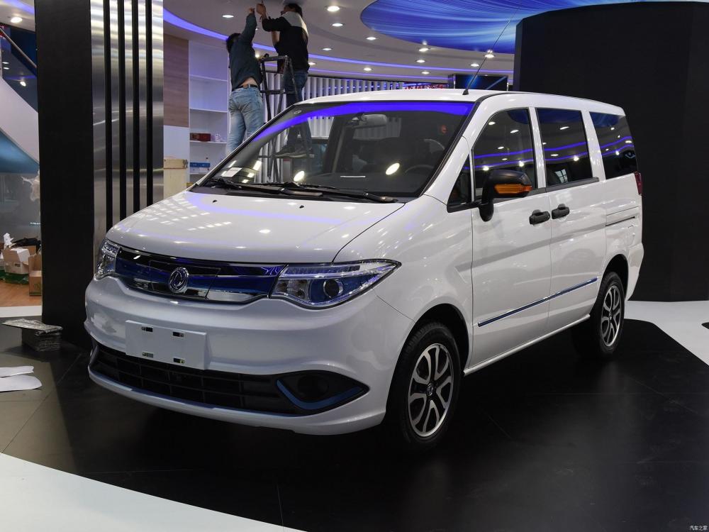 Специально для китайцев Nissan выпустил электромобиль на базе Serena 20-летней давности