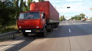 Фура сбила мужчину на трассе в Алматы