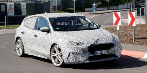 Заряженный Ford Focus четвертого поколения засекли на тестах