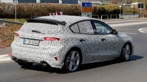 Заряженный Ford Focus четвертого поколения засекли на тестах