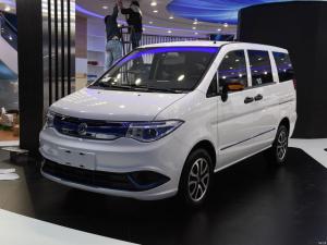 Специально для китайцев Nissan выпустил электромобиль на базе Serena 20-летней давности