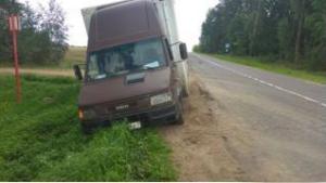В Борисовском районе 6-летняя девочка попала под колеса Iveco: ребенок в реанимации