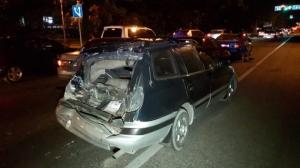 Бетономешалка устроила массовое ДТП в центре Алматы