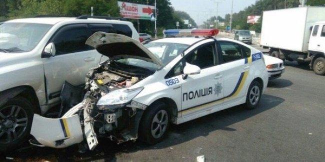 Стало известно, сколько авто разбили киевские патрульные за полтора года
