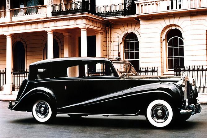 Rolls-Royce Phantom Елизаветы II продадут на аукционе
