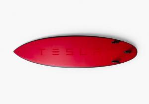 Tesla сделала доску для серфинга за 100 тысяч рублей