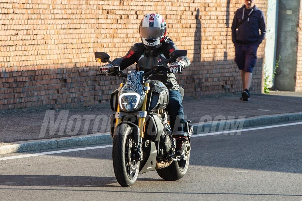 Шпионские фото Ducati Diavel 2019