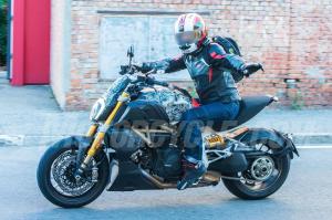 Шпионские фото Ducati Diavel 2019