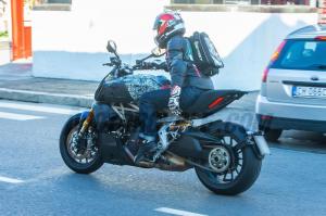 Шпионские фото Ducati Diavel 2019
