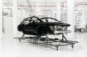 Многострадальный Faraday Future собрал первый кузов для своего электрического кроссовера