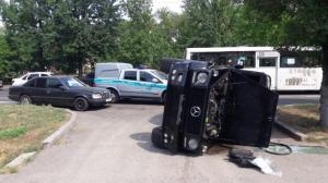 Gelandewagen перевернулся по Абая в Алматы