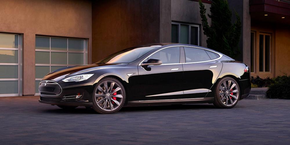 Бывший сотрудник Tesla потребовал 1 млн долларов за клевету о шпионаже