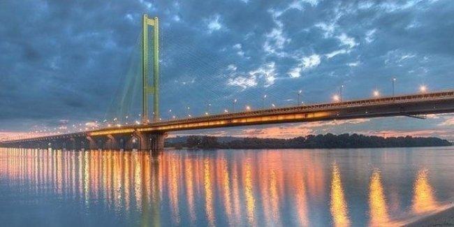 В Киеве на месяц ограничат движение на Южном мосту
