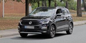 Новый кроссовер Volkswagen T-Cross сбросил камуфляж
