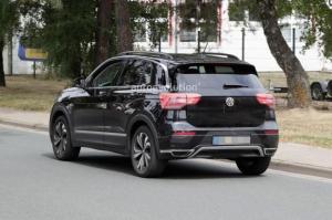 Новый кроссовер Volkswagen T-Cross сбросил камуфляж