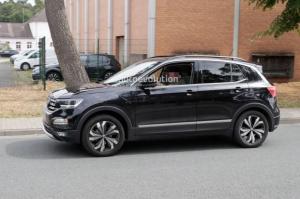 Новый кроссовер Volkswagen T-Cross сбросил камуфляж