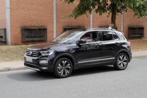 Новый кроссовер Volkswagen T-Cross сбросил камуфляж