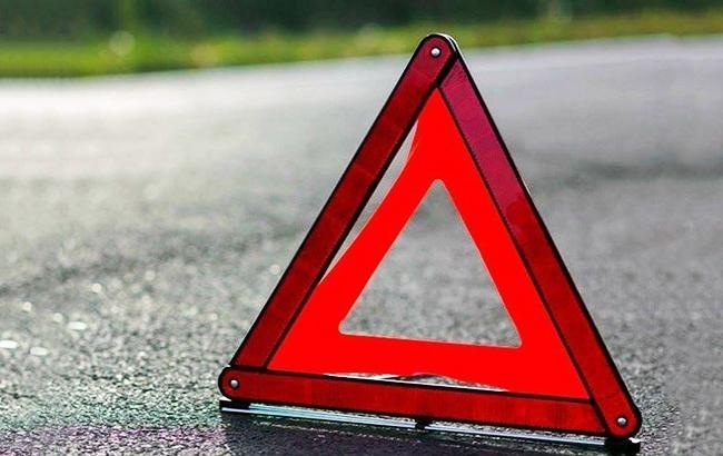 Грузовик с водкой протаранил стелу на въезде в Новокузнецк, водитель погиб
