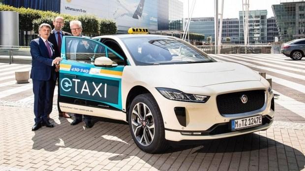 Jaguar i-Pace и шашечки: немецкие таксисты пересели на британские электромобили
