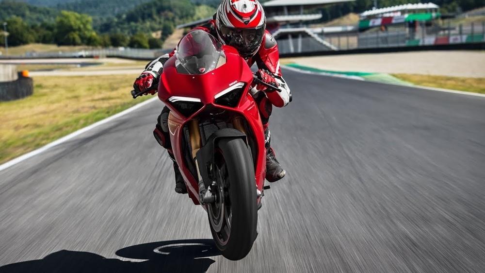 Герберт Дисс рассказал о двух путях развития Ducati
