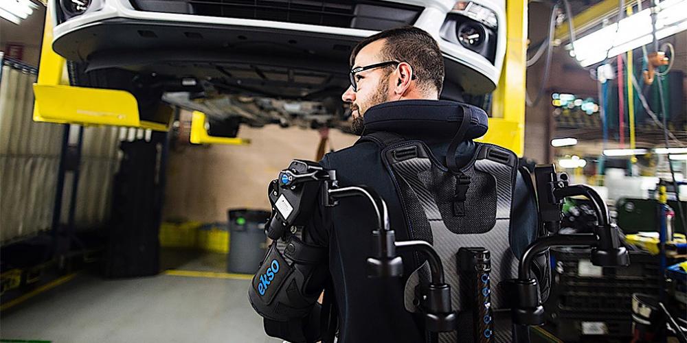 Ford начнет использовать экзоскелеты на предприятиях по всему миру