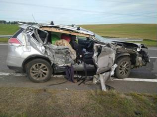 В Столбцовском районе Nissan врезался в МАЗ: один человек погиб, два пострадали