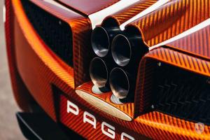 2017 Pagani Huayra Lampo